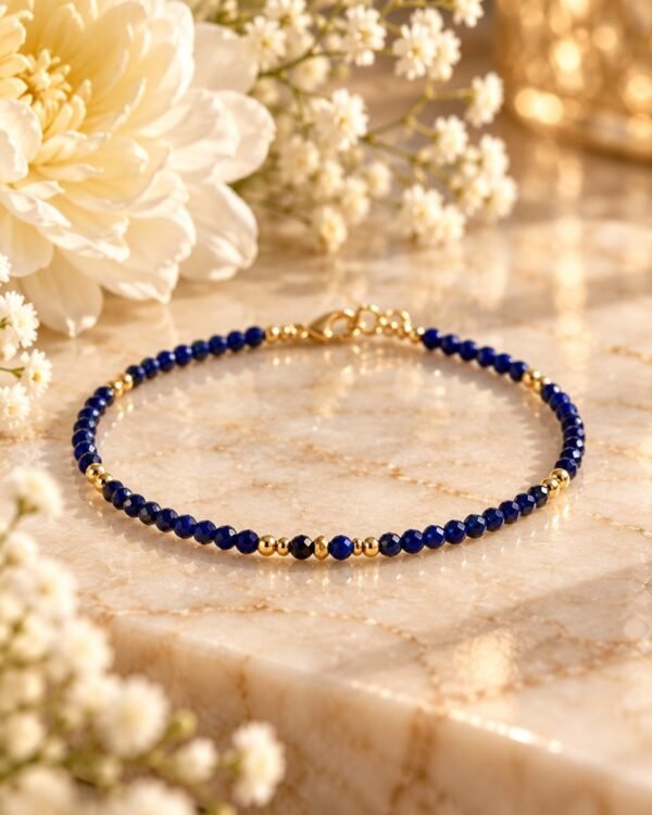 azulea-lapis-lazuli-bracelet Bracelet AZULÉA en lapis-lazuli facetté, détails dorés