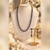 azur lapis lazuli parure collier boucles 2 eclaircie Collier et boucles d’oreilles AZUR en lapis-lazuli bleu roi, finitions couleur or