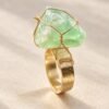 bague-aventurine-05 Bague brute en aventurine verte naturelle sertie de fil, finition ton or – vue 5