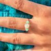 Bague mini AVENTURINE portée, gros plan sur le doigt – vue 5