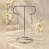 ÉPURE Perle argentée 2 Boucles d'oreilles ÉPURE Perle argentées – détail de la perle d'eau douce