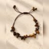 Bracelet MELLIA éclats d’œil de tigre avec cordon ajustable à nœud coulissant – Serinaé