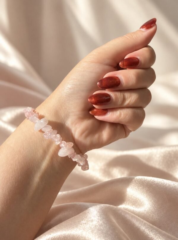 bracelet-rosa-02 Bracelet ROSA en éclats de quartz rose – vue de détail