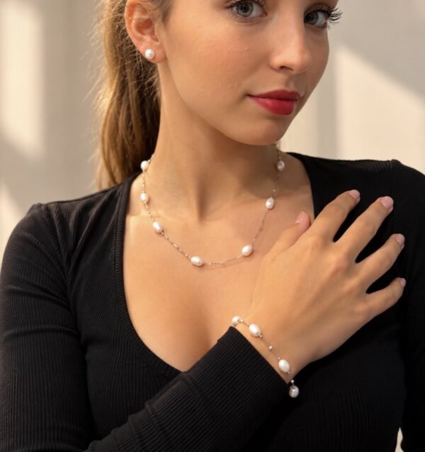 Collier et bracelet ÉPURE en perles d'eau douce et chaîne en argent Sterling 925, vue de face